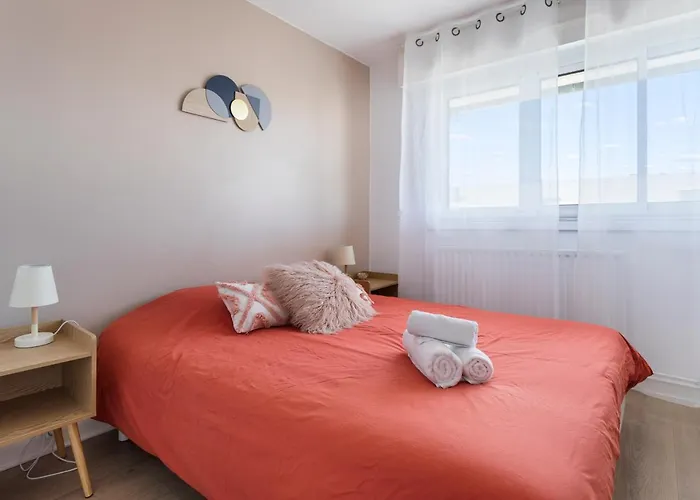 Le Cosy Avec Piscine, Balcon Et Parking