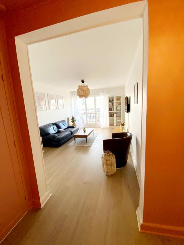 Apartment Le Cosy Avec Piscine, Balcon Et Parking